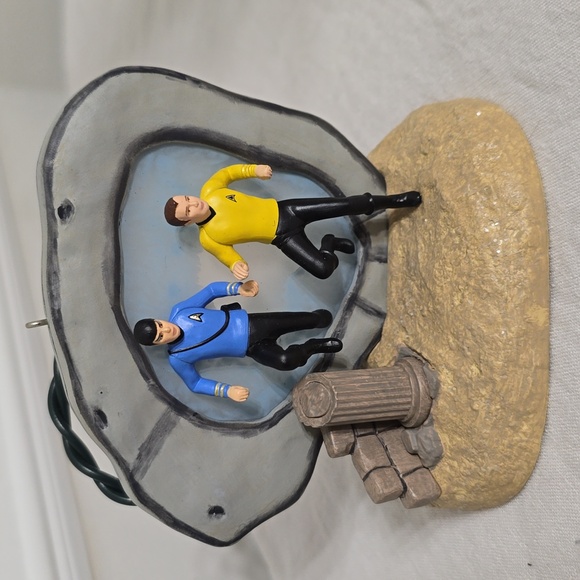 Hallmark Keepsake Ornament Star Trek Kirk and Spock 2007 Magic Voice/Light - Picture 2 of 12